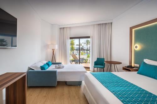 Habitación Triple Superior del hotel Barceló Cabo De Gata