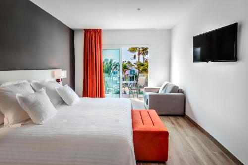 Habitación Doble Deluxe del hotel Barceló Corralejo Sands. Foto 2
