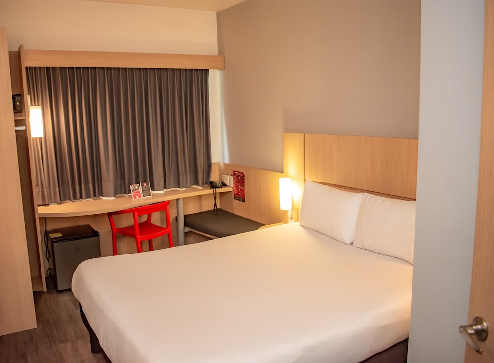 Habitación estándar, 1 cama doble, vistas al mar del hotel Ibis Cartagena Marbella. Foto 9