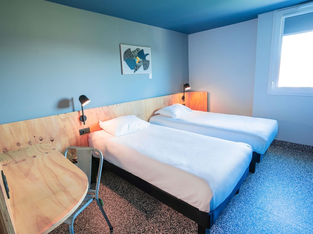 Habitación Little POP con 2 camas individuales del hotel greet hotel Montpellier Aeroport Parc des Expos