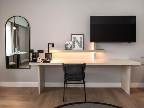 Habitación Superior con sofá - cama extragrande del hotel Mercure Liege City Centre. Foto 3