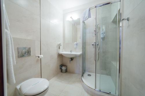 Habitación Doble Superior del hotel Rezydent. Foto 6