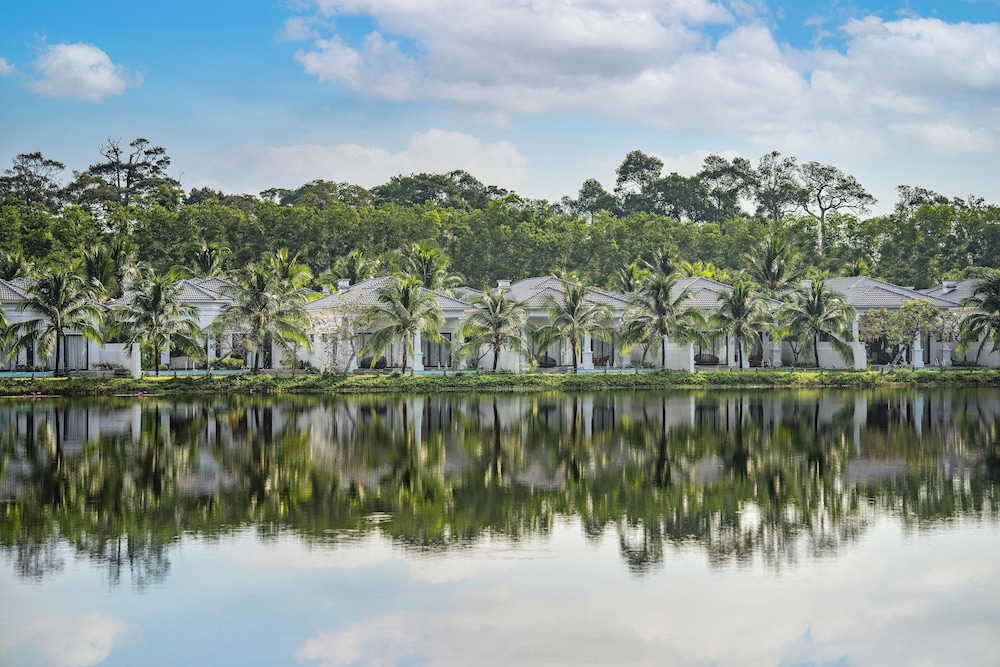Villa de tres dormitorios con vistas al lago y piscina privada del hotel Meliá Vinpearl Phu Quoc