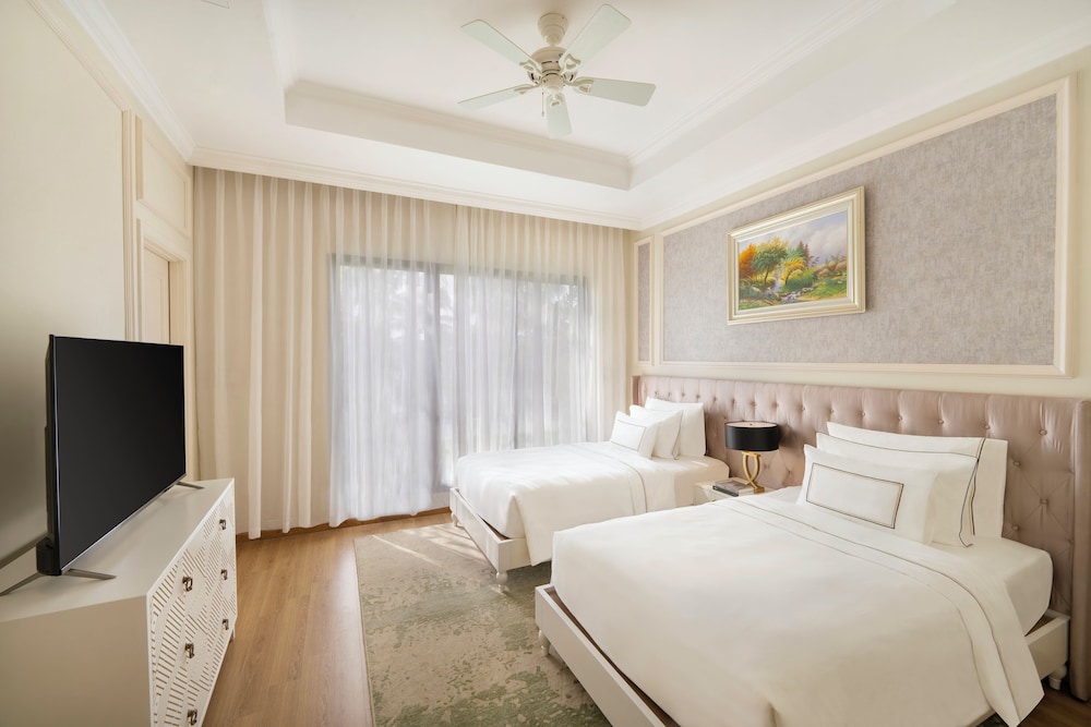 Villa de tres dormitorios con vistas al lago y piscina privada del hotel Meliá Vinpearl Phu Quoc. Foto 1