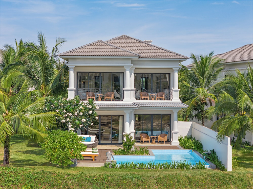 Villa de cuatro dormitorios con vistas al jardín y piscina privada del hotel Meliá Vinpearl Phu Quoc
