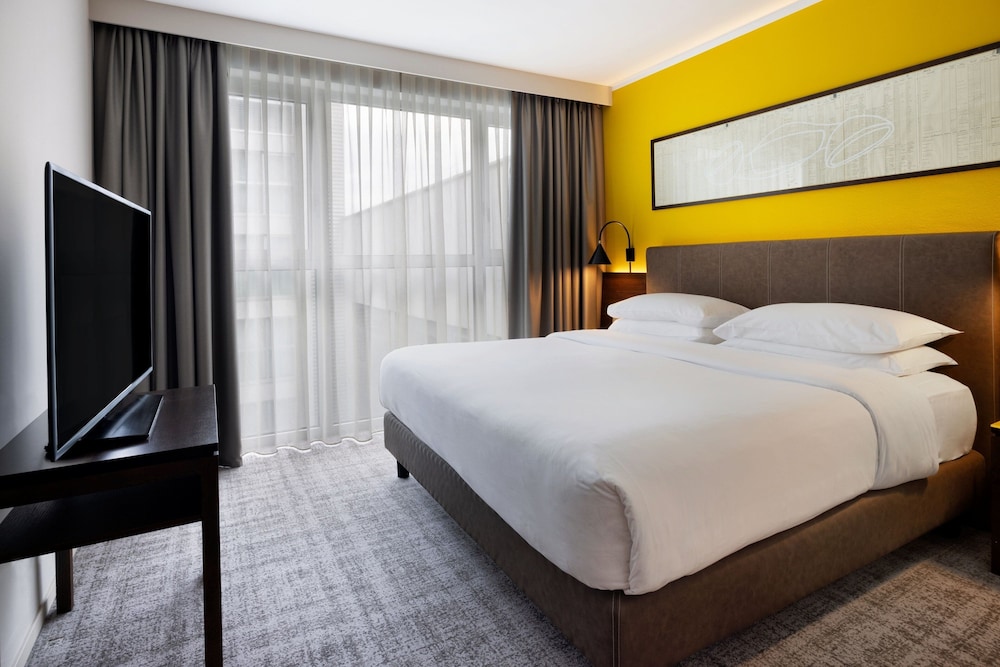 Suite presidencial, 1 cama de matrimonio grande del hotel Four Points By Sheraton Bolzano. Foto 1