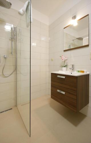 Habitación Doble del hotel Alveo Suites. Foto 8