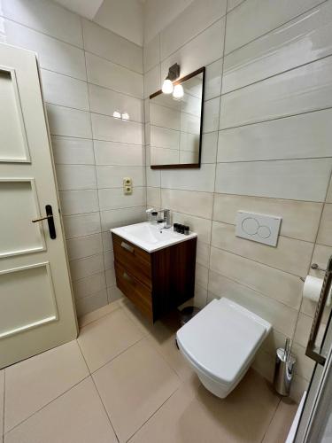 Junior suite 2 Camas individuales kitchenette del hotel Alveo Suites. Foto 34