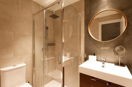 Habitación Triple Executive del hotel Welldone Sierpes Boutique. Foto 3