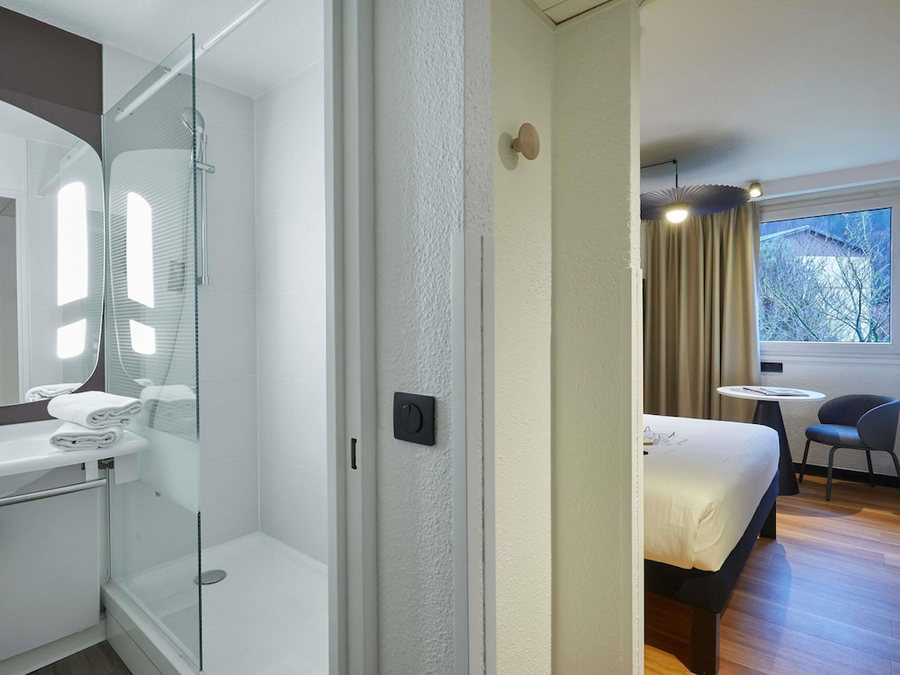 Habitación Estándar con 1 cama doble del hotel Ibis Sallanches Porte Du Mont Blanc. Foto 3