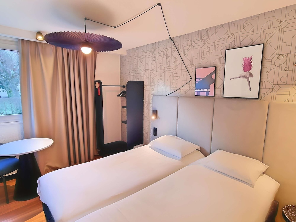 Habitación estándar con dos camas individuales del hotel Ibis Sallanches Porte Du Mont Blanc