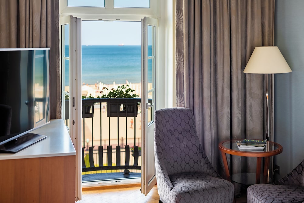 HABITACIÓN SUPERIOR, lado mar, cama doble, con balcón del hotel Sofitel Grand Sopot. Foto 4
