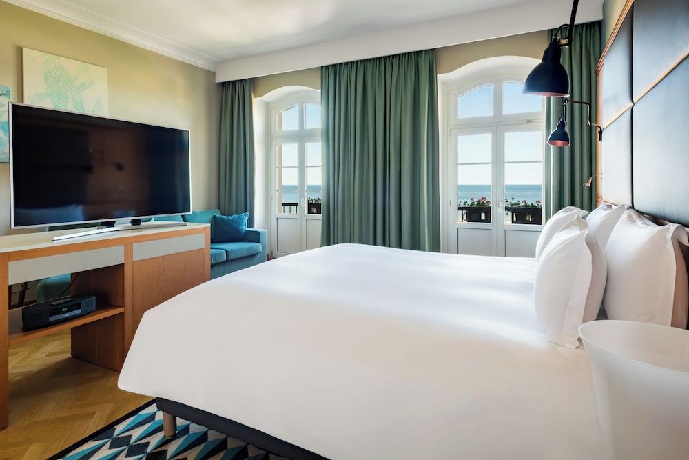 SUITE JUNIOR lado mar, cama doble, con balcón del hotel Sofitel Grand Sopot. Foto 2