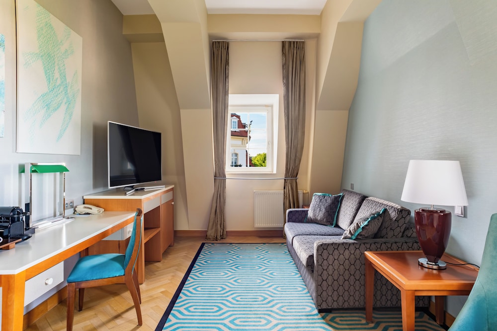 SUITE PRESTIGE frente al mar, cama doble del hotel Sofitel Grand Sopot. Foto 5