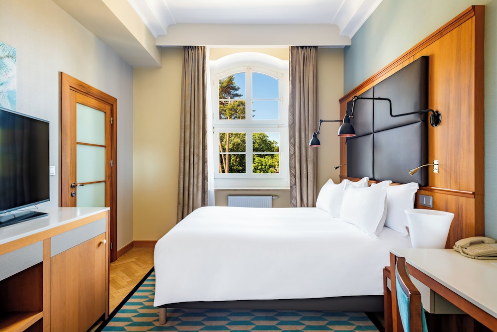 HABITACIÓN CLÁSICA, lado parque, cama doble, sin balcón del hotel Sofitel Grand Sopot. Foto 6