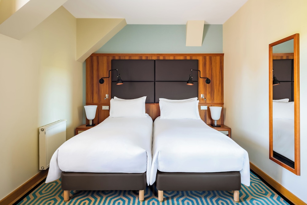 HABITACIÓN DE LUJO, lado parque, cama doble o dos camas individuales, sin balcón del hotel Sofitel Grand Sopot. Foto 1