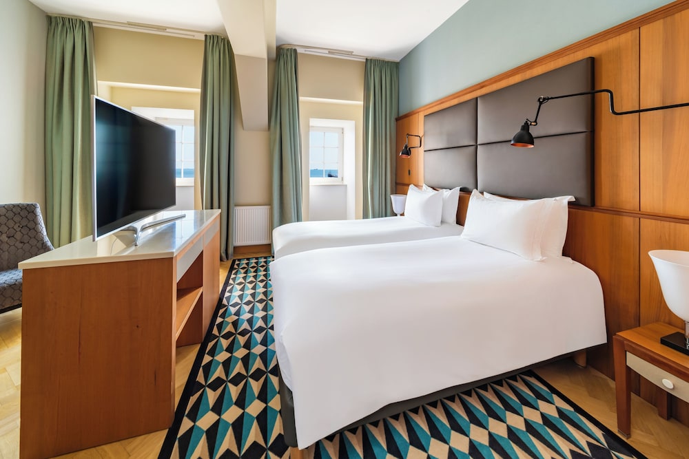 HABITACIÓN DE LUJO, lado mar, dos camas individuales, sin balcón del hotel Sofitel Grand Sopot