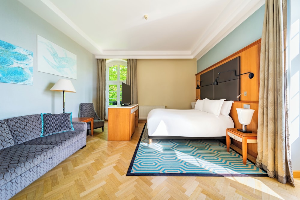 HABITACIÓN DE LUJO, lado mar, cama doble, con balcón del hotel Sofitel Grand Sopot. Foto 1