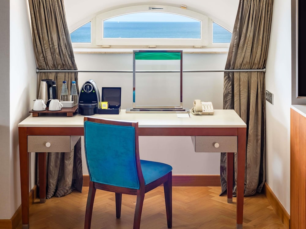 HABITACIÓN ÁTICO MAGNIFIQUE, lado mar, cama doble, sin balcón del hotel Sofitel Grand Sopot