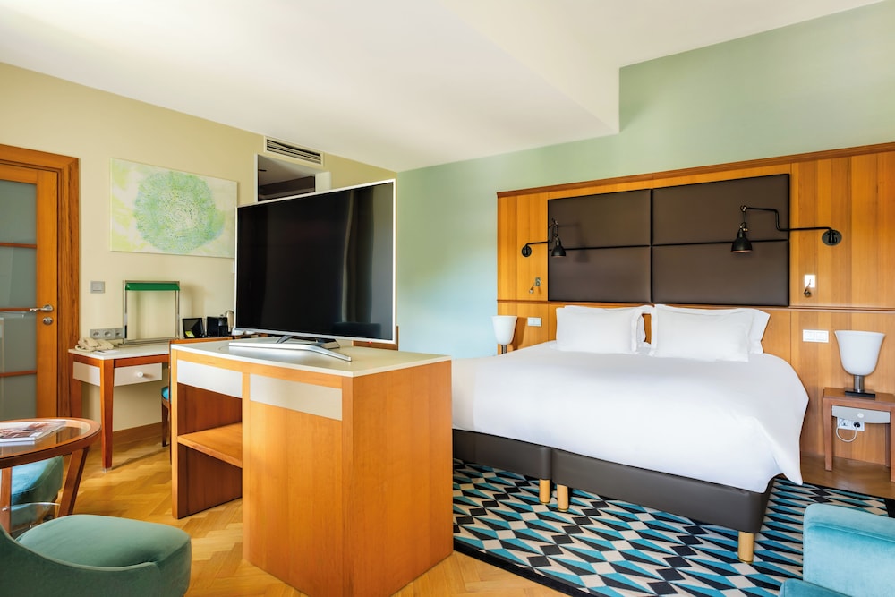 SUITE JUNIOR, lado parque, cama doble, sin balcón del hotel Sofitel Grand Sopot. Foto 1