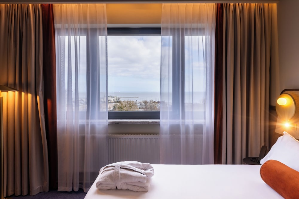 Privilege, Habitación, 1 cama doble, vistas al mar del hotel Mercure Gdynia Centrum. Foto 6