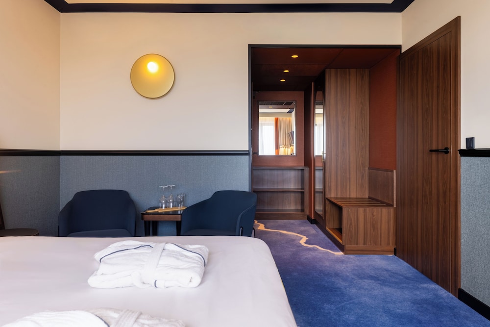 Suite ejecutiva, 1 cama de matrimonio, vistas al mar del hotel Mercure Gdynia Centrum. Foto 10