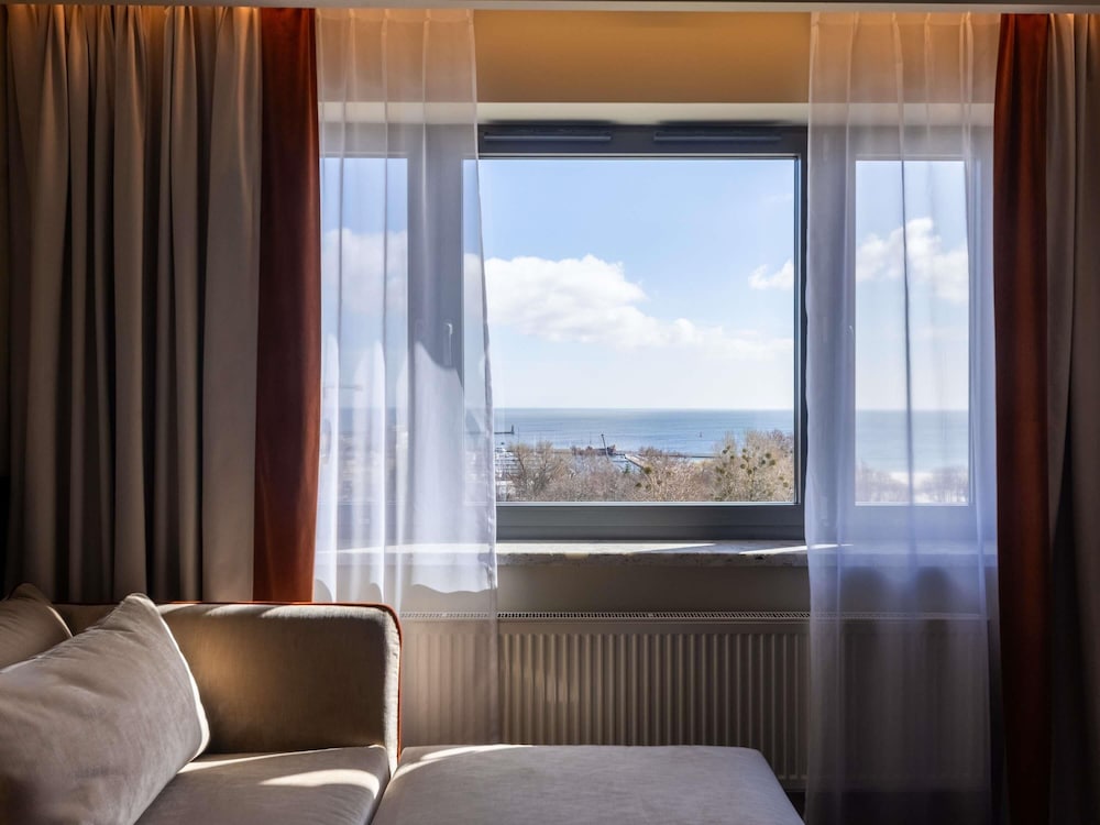 Suite ejecutiva, 1 cama de matrimonio, vistas al mar del hotel Mercure Gdynia Centrum. Foto 17