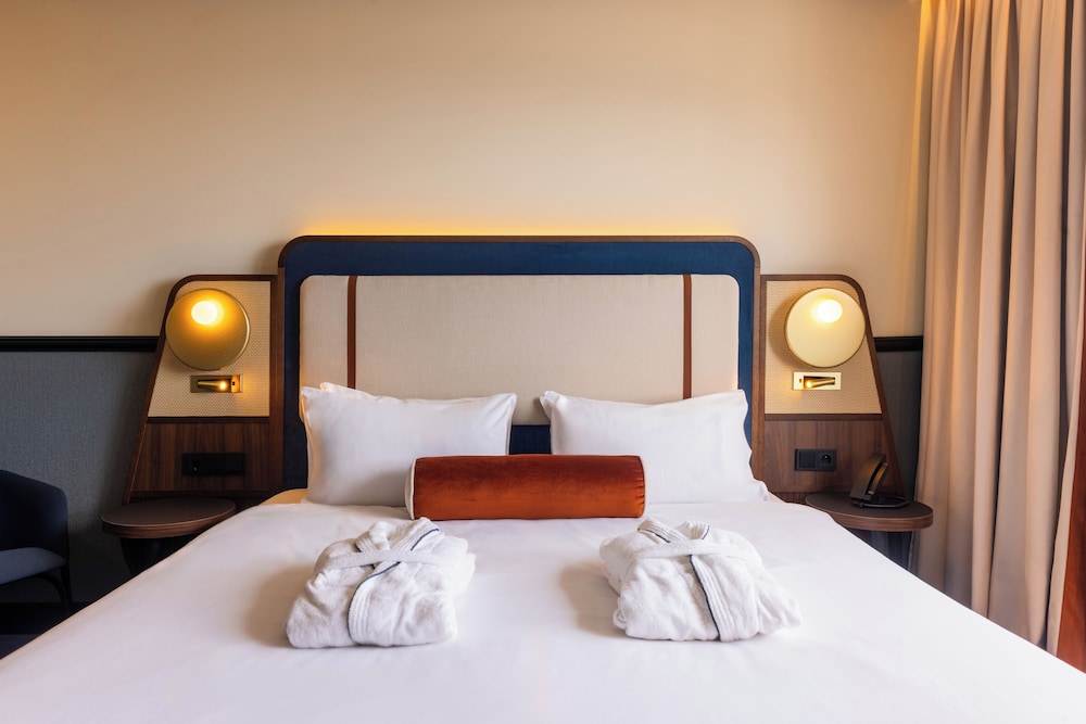 Suite, 1 cama doble con sofá cama del hotel Mercure Gdynia Centrum. Foto 6