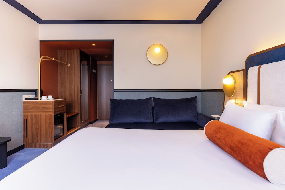 Habitación familiar, 1 cama doble con sofá cama del hotel Mercure Gdynia Centrum. Foto 4