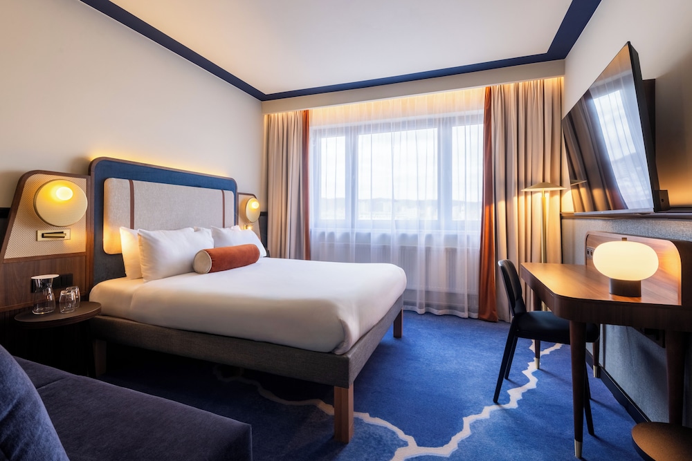 Habitación familiar, 1 cama doble con sofá cama del hotel Mercure Gdynia Centrum. Foto 5