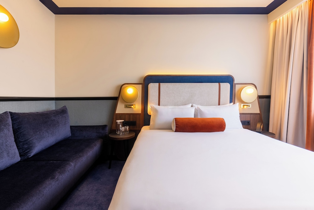 Habitación familiar, 1 cama doble con sofá cama del hotel Mercure Gdynia Centrum. Foto 6