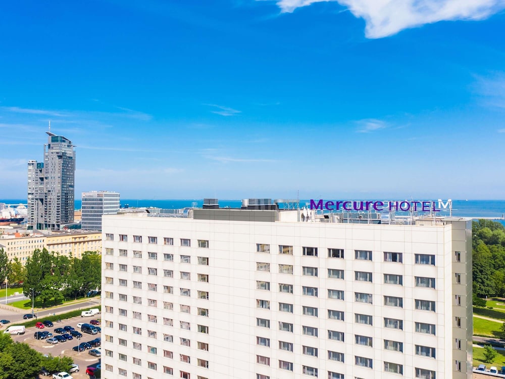 Habitación familiar, 1 cama doble con sofá cama del hotel Mercure Gdynia Centrum. Foto 8