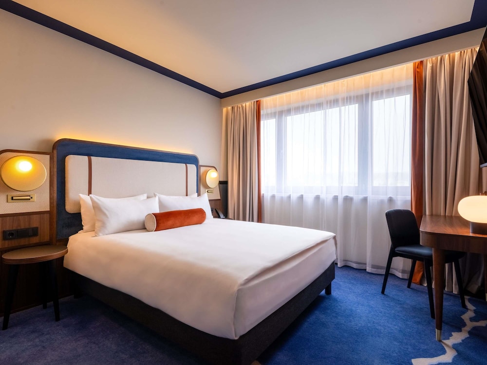 Suite, 1 cama doble con sofá cama del hotel Mercure Gdynia Centrum. Foto 8