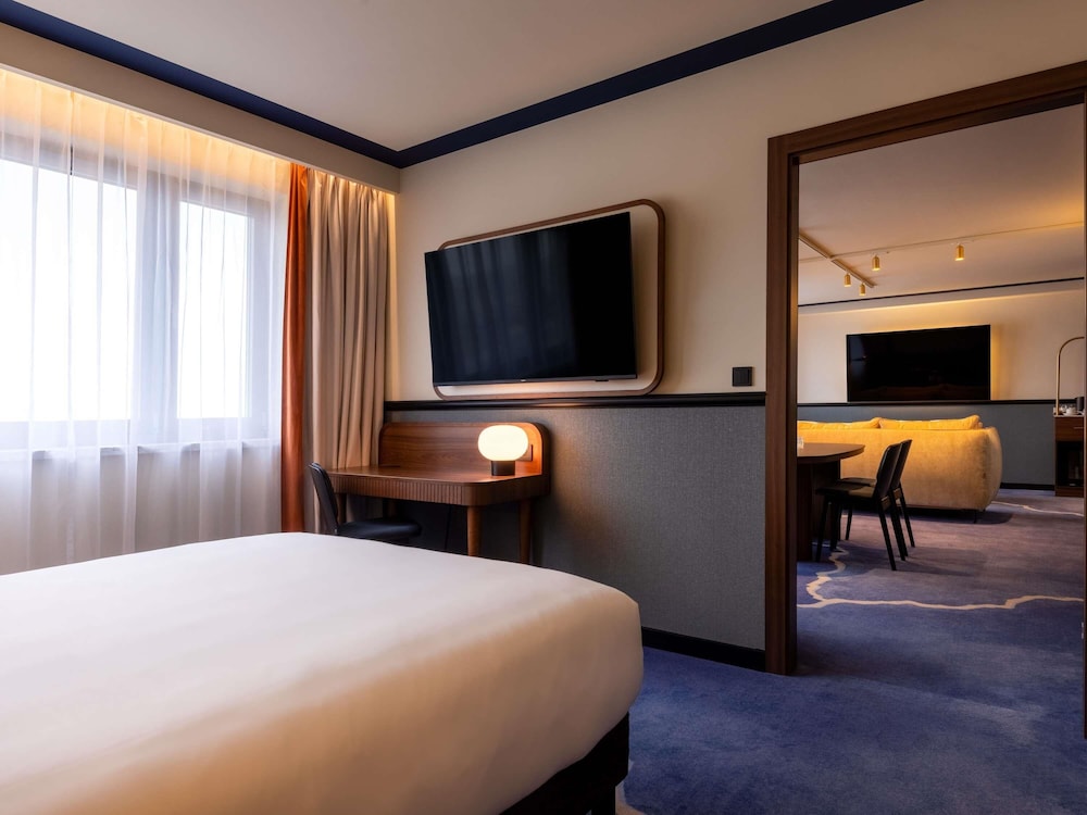 Suite, 1 cama doble con sofá cama del hotel Mercure Gdynia Centrum. Foto 11