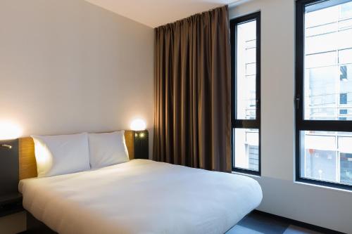 Habitación Doble Estándar del hotel Easyhotel Brussels City Centre. Foto 12