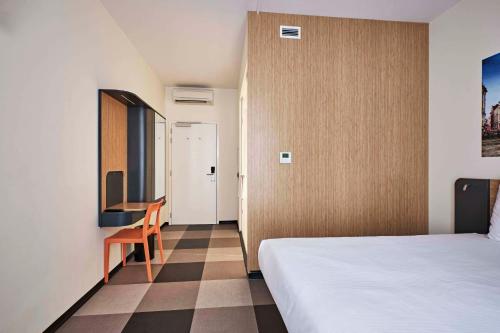 Habitación Doble Superior del hotel Easyhotel Brussels City Centre. Foto 1