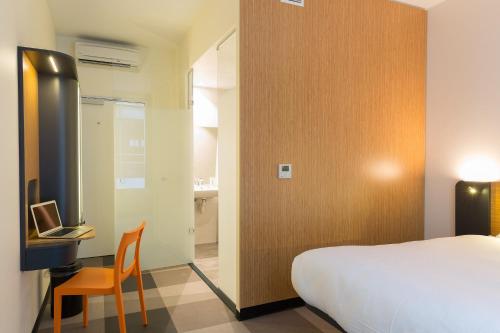Habitación Doble Superior del hotel Easyhotel Brussels City Centre. Foto 13