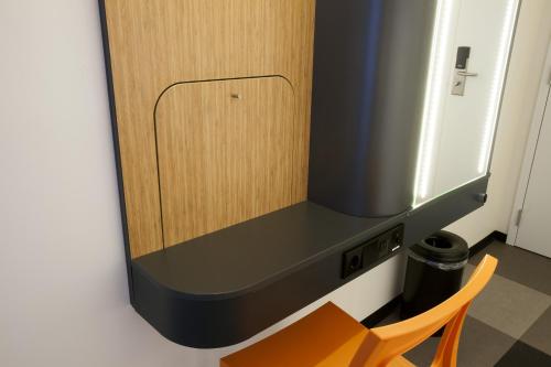 Habitación Superior - Adaptada para personas de movilidad reducida del hotel Easyhotel Brussels City Centre. Foto 8