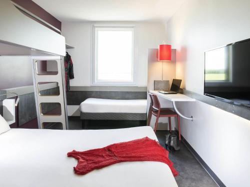 Habitación Familiar del hotel Ibis Budget Aéroport Lyon Saint Exupéry