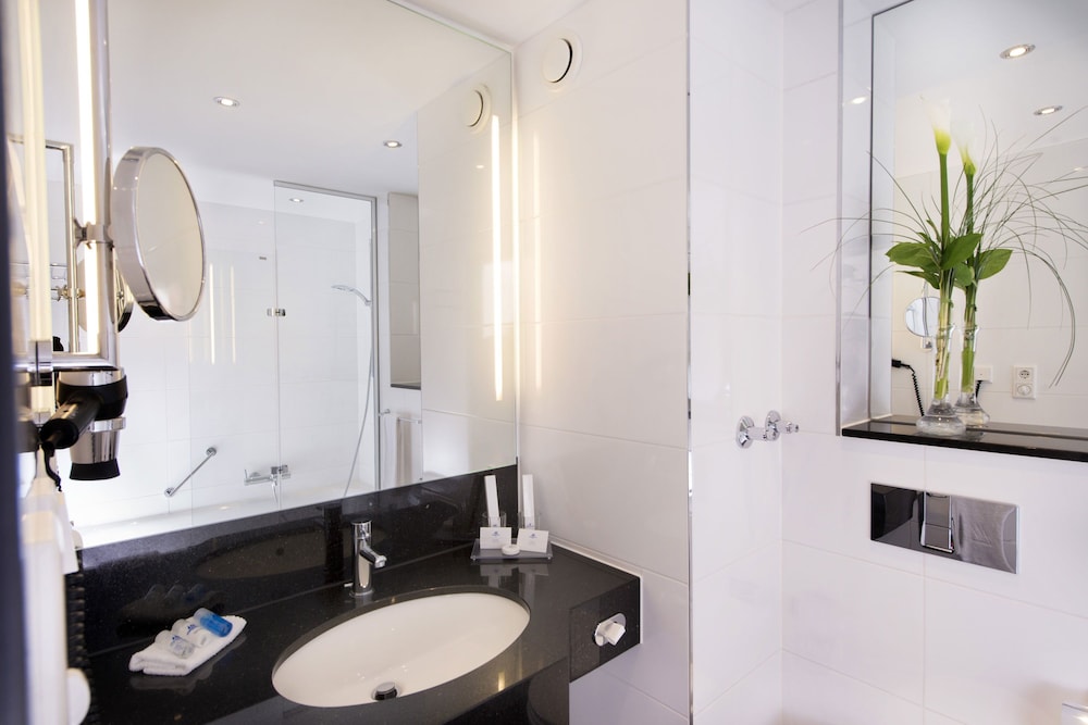 Suite junior del hotel Maritim München. Foto 4