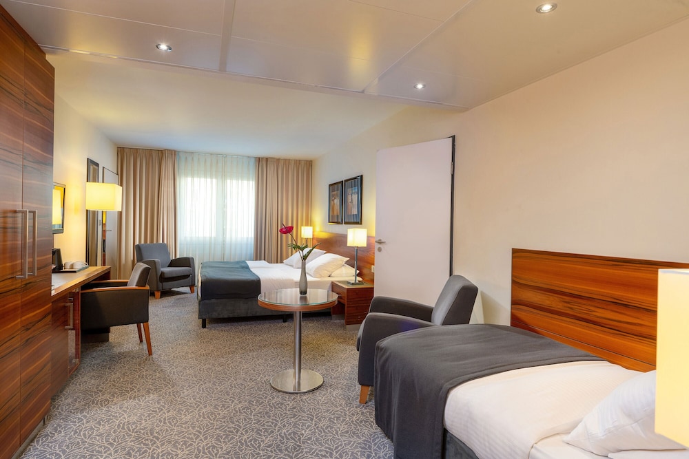 Habitación familiar (ComfortPlus) del hotel Maritim München. Foto 2