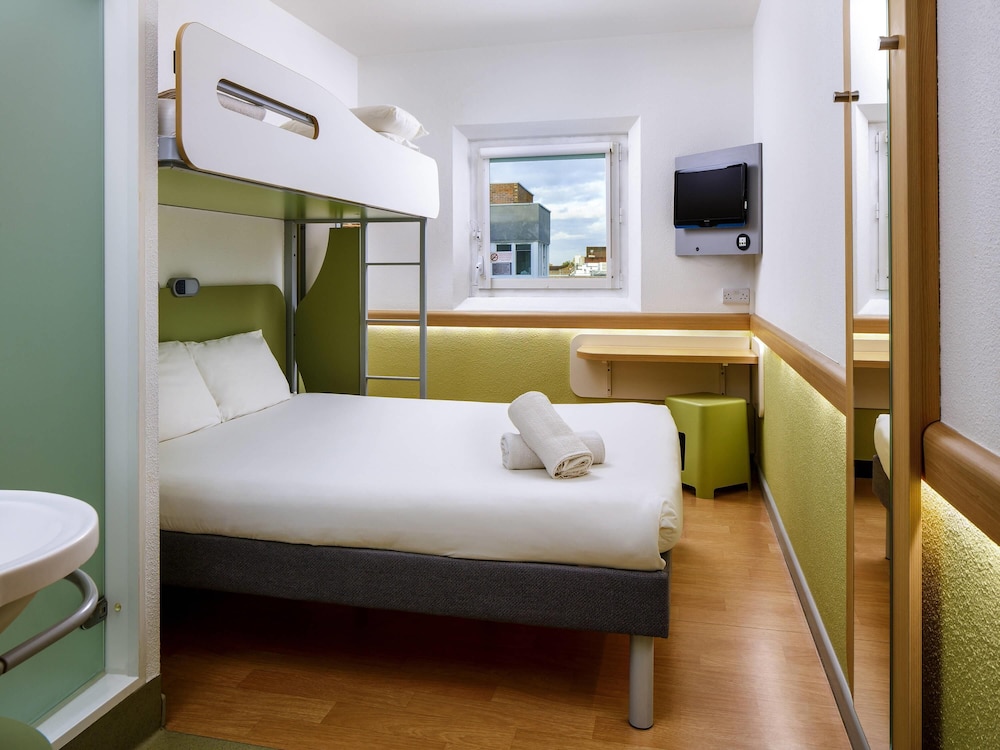 Habitación doble del hotel Ibis Budget London Hounslow. Foto 4