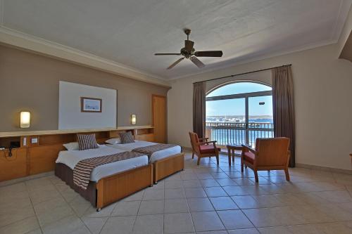 Habitación Doble con vistas al mar - 1 o 2 camas del hotel Paradise Bay Resort. Foto 7
