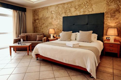 Suite Junior con vistas al mar del hotel Paradise Bay Resort. Foto 4