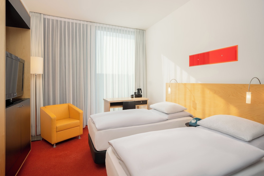 Habitación doble Con Vistas 2 Camas individuales del hotel Innside By Melia Düsseldorf Seestern. Foto 2