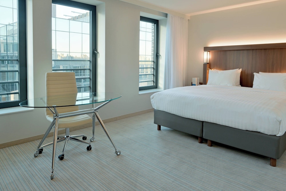 Habitación ejecutiva, 1 cama de matrimonio grande del hotel Courtyard By Marriott Brussels Eu