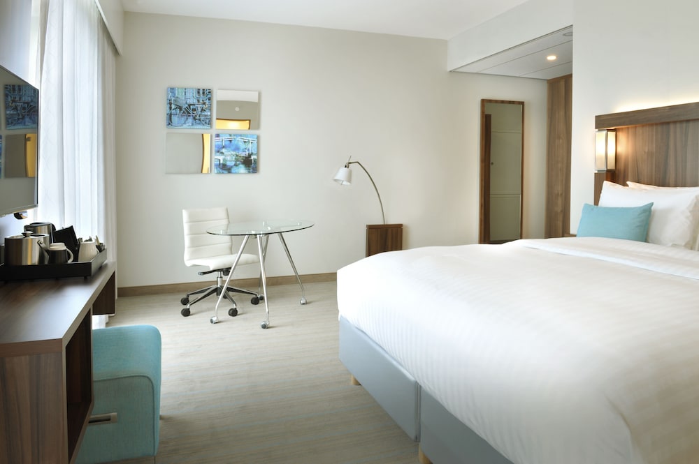Habitación superior, 1 cama de matrimonio grande del hotel Courtyard By Marriott Brussels Eu. Foto 1