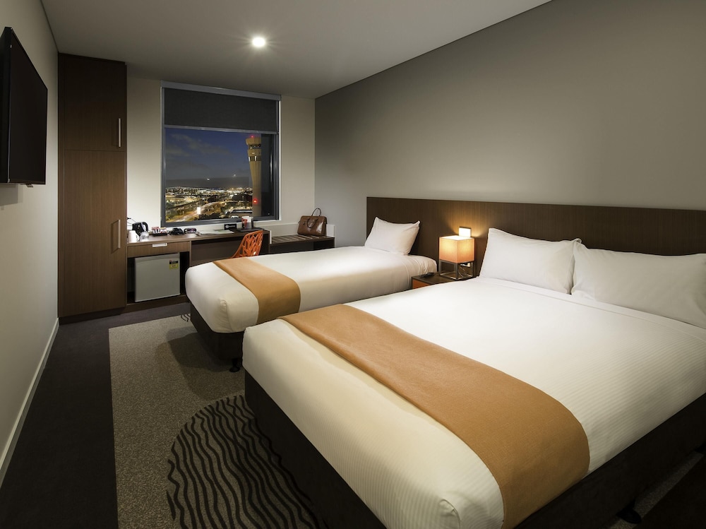 Habitación Estándar Twin con 1 Cama Doble y 1 Cama Individual del hotel Ibis Brisbane Airport