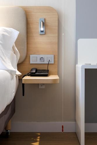 Habitación Queen Estándar adaptada para personas con movilidad reducida con desayuno gratuito del hotel Holiday Inn Express Logroño Rioja. Foto 3