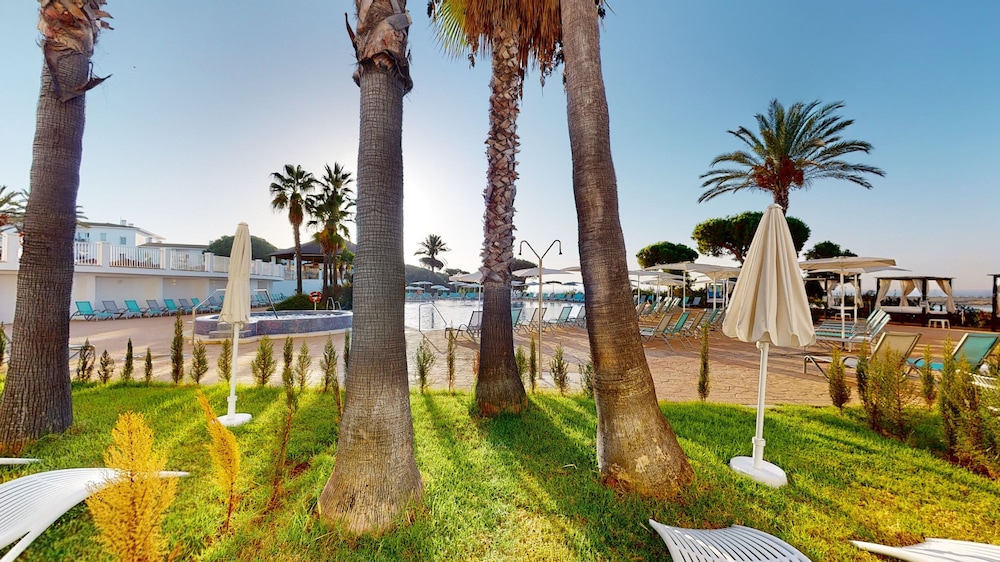 Premium Superior Room Private Garden del hotel Garden Playanatural Hotel & Spa -Only Adults. Foto 4